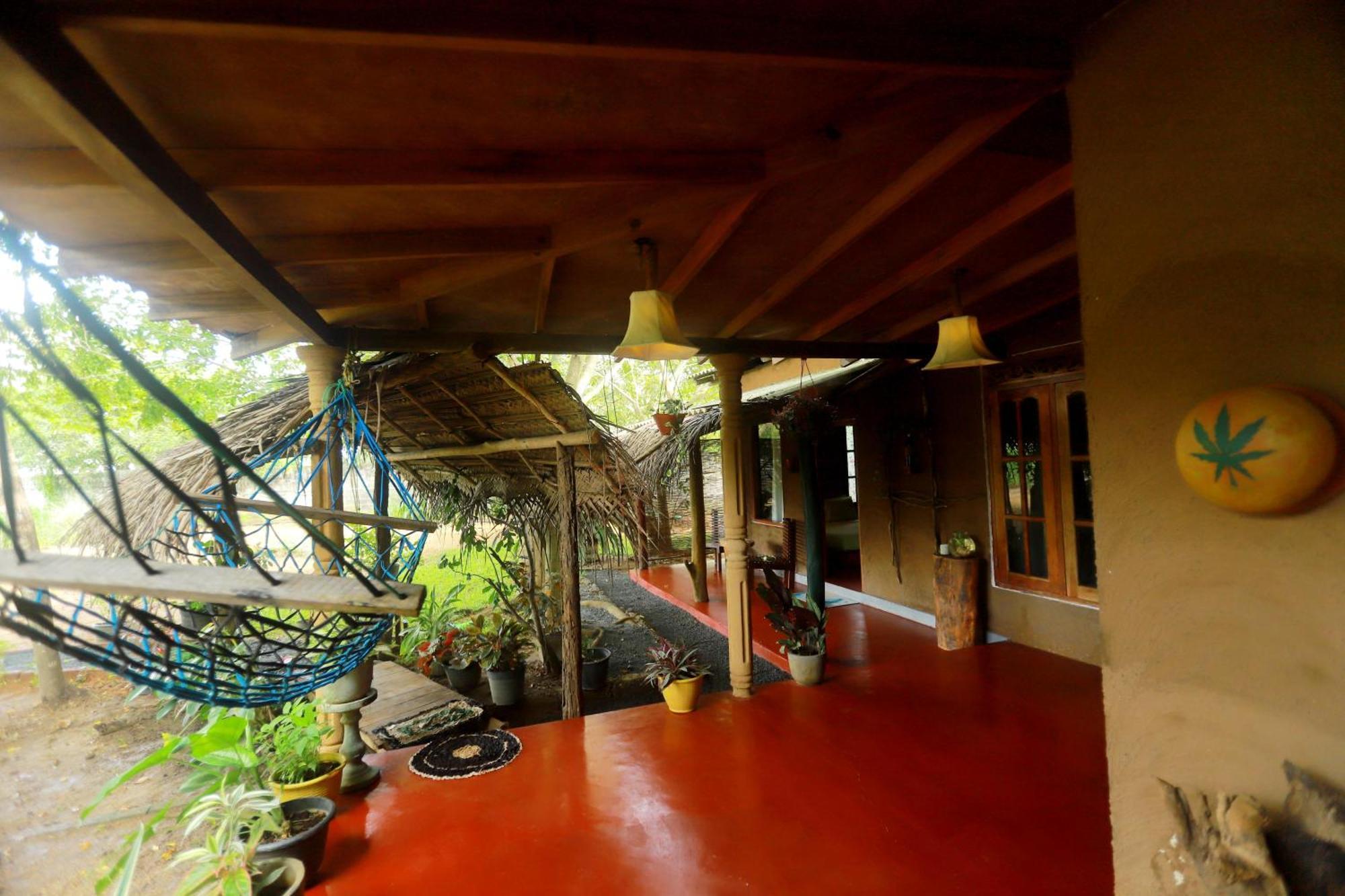 Dinna Nature Hostel Sigirîya Extérieur photo